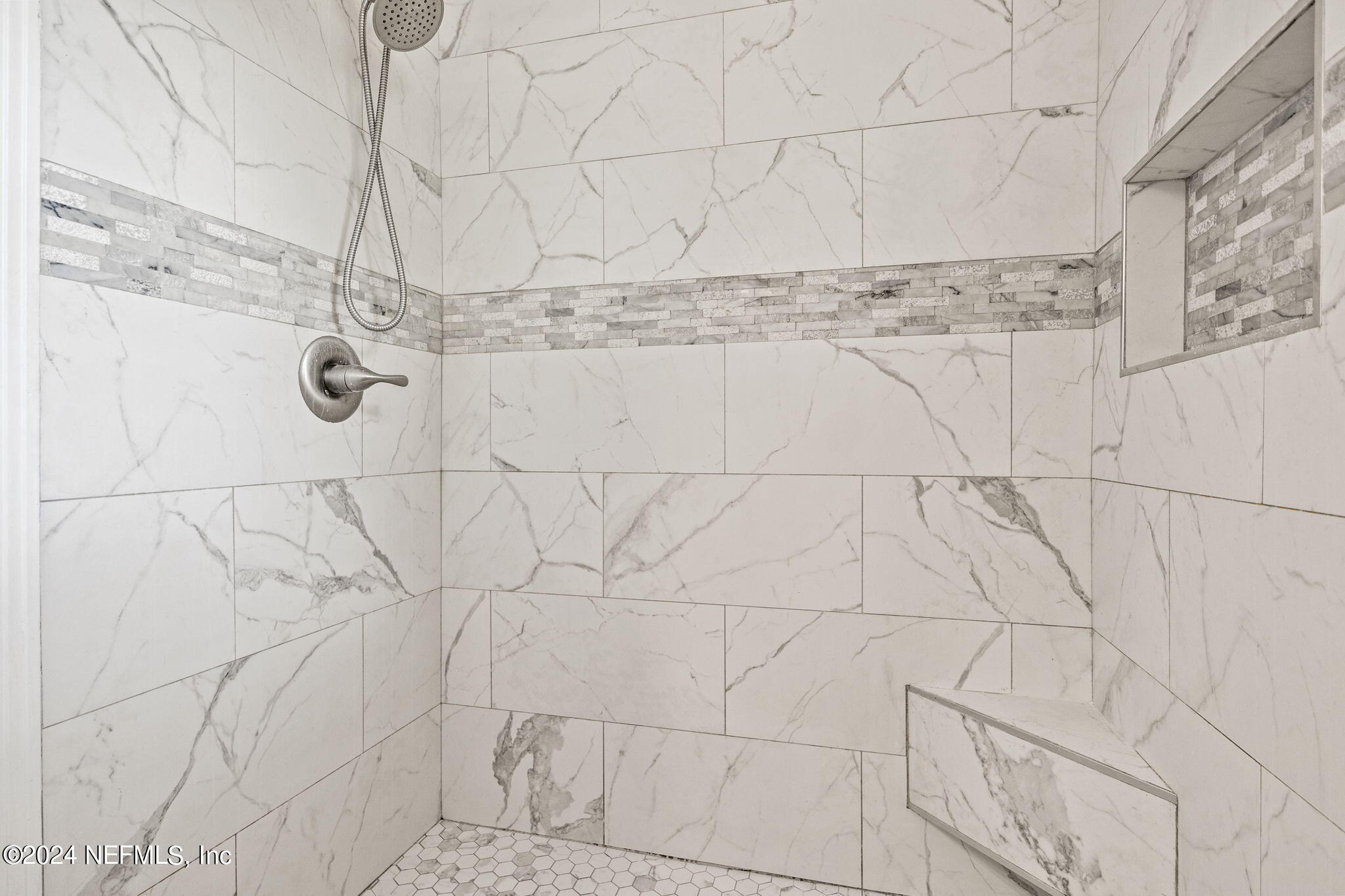 746 Hamilton Street Jacksonville, FL 32205 - Photo 7 of 28 a bathroom with white shower