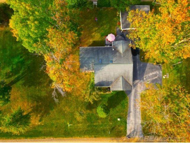 7469 Birchtree Road Lexington, MI 48450 - Photo 38 of 40 50092235-37.JPG
