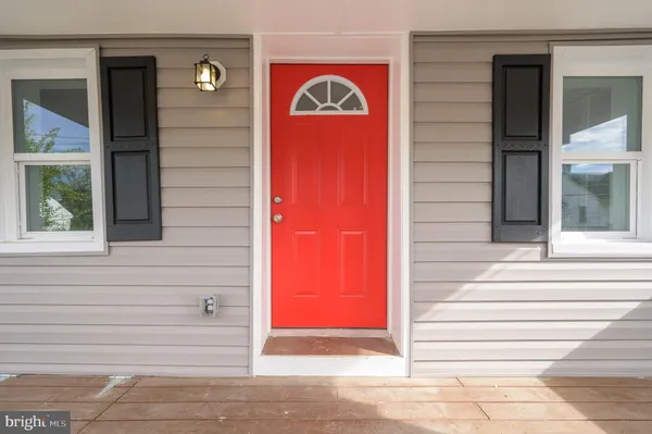 a view of entrance door of the house