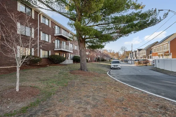 $239,900 | 270 East Haverhill Street, Unit 12, Lawrence, MA 01841