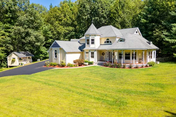 $789,000 | 35 Hanson Road, Canton, CT 06019