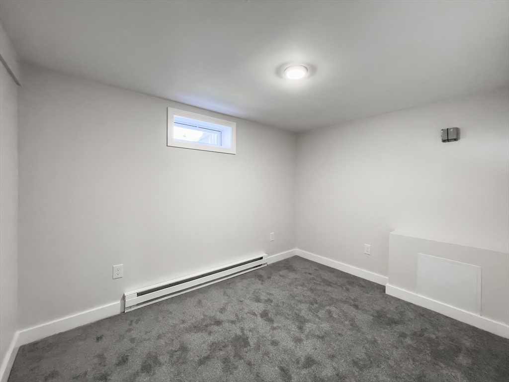 206 Treetop Avenue Springfield, MA 01118 - Photo 20 of 32