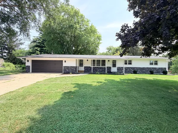 $389,900 | 1900 Hillcrest Avenue, Plymouth, IN 46563