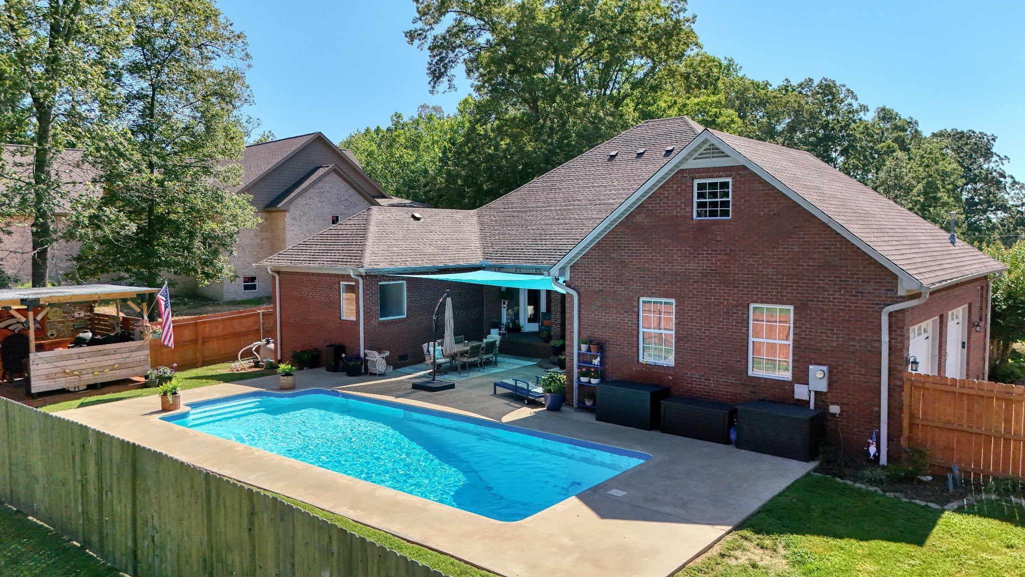 382 Timber Lane Huntingdon, TN 38344 - Photo 12 of 32 a front view of house with yard outdoor seating and green space