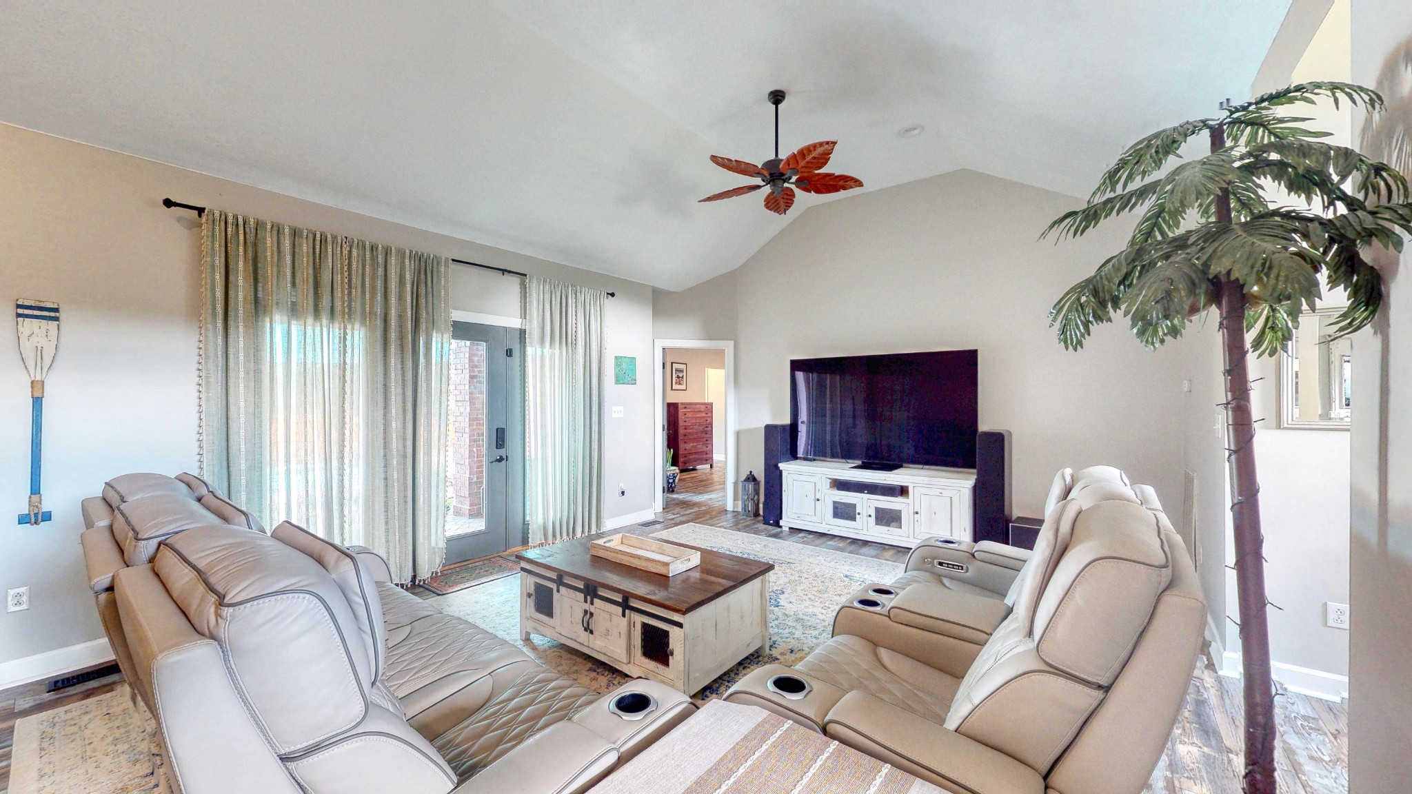 382 Timber Lane Huntingdon, TN 38344 - Photo 18 of 32 a living room with furniture and a flat screen tv