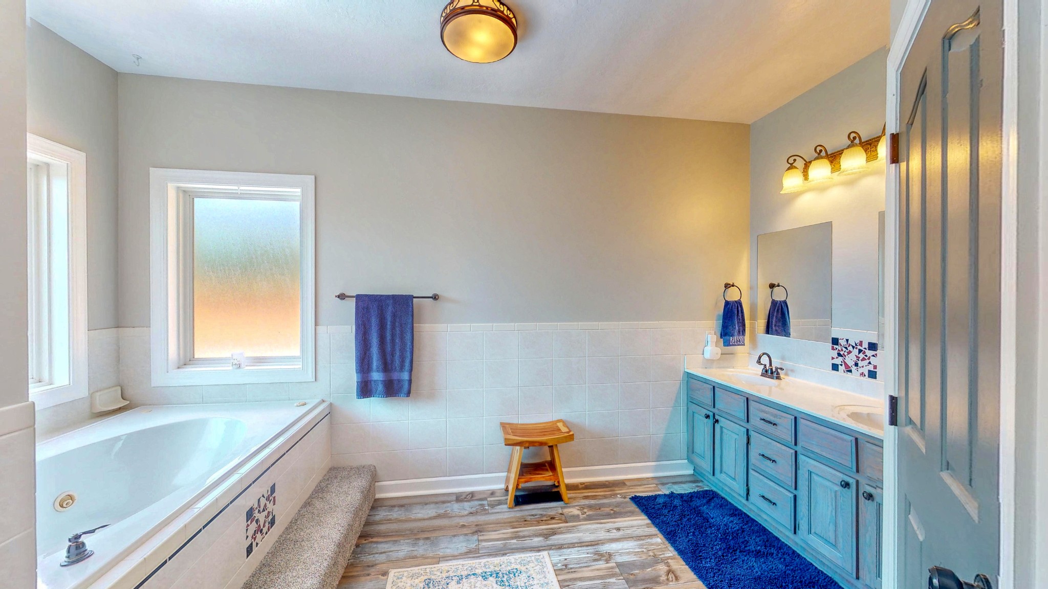 382 Timber Lane Huntingdon, TN 38344 - Photo 26 of 32 a bathroom with a sink mirror vanity and toilet