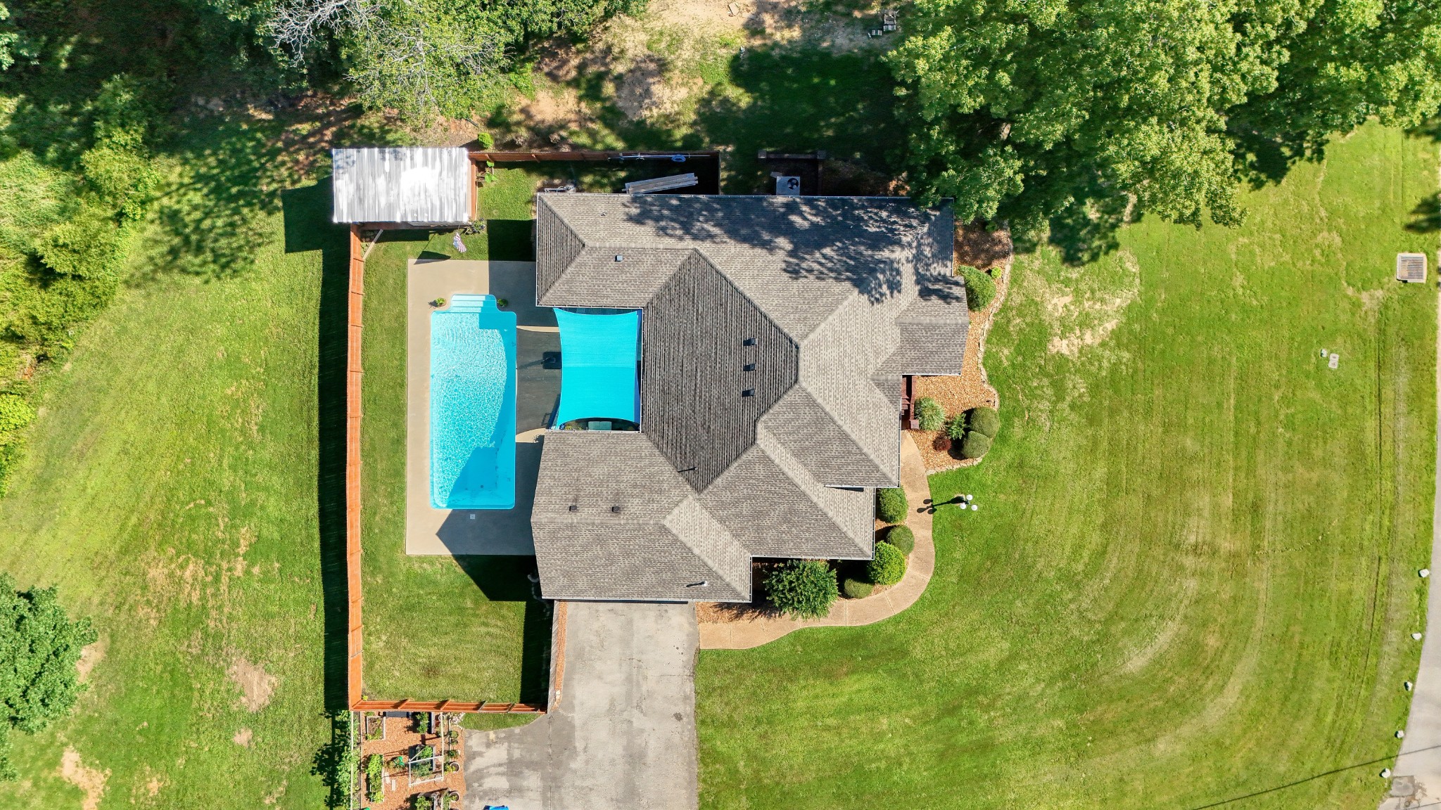 382 Timber Lane Huntingdon, TN 38344 - Photo 7 of 32 an aerial view of residential houses with outdoor space and trees