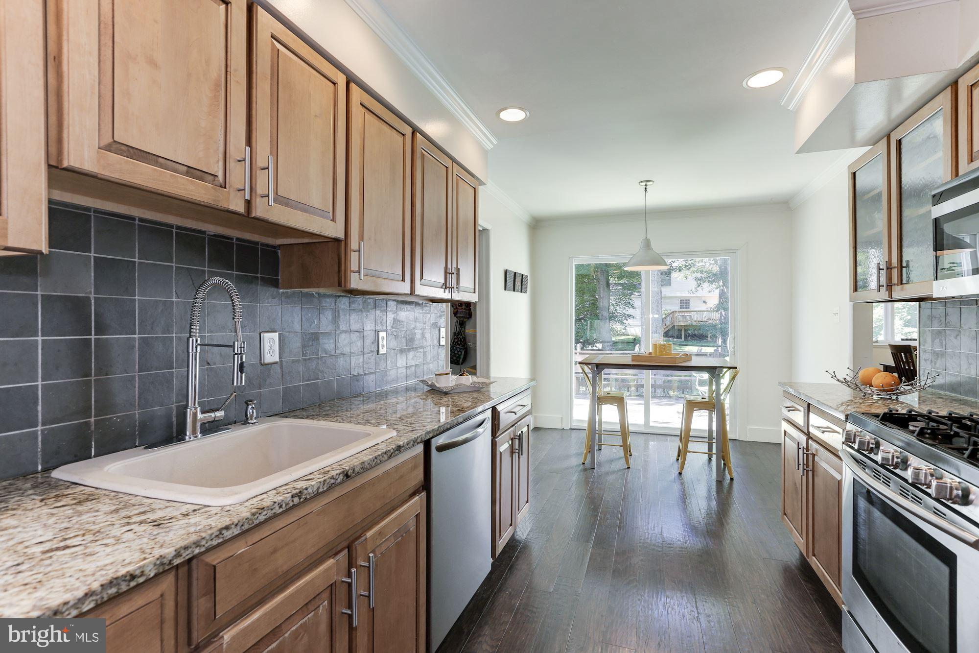 2415 Freetown Drive Reston, VA 20191 - Photo 7 of 38 Stainless Steep Appliances & Recessed Lighting