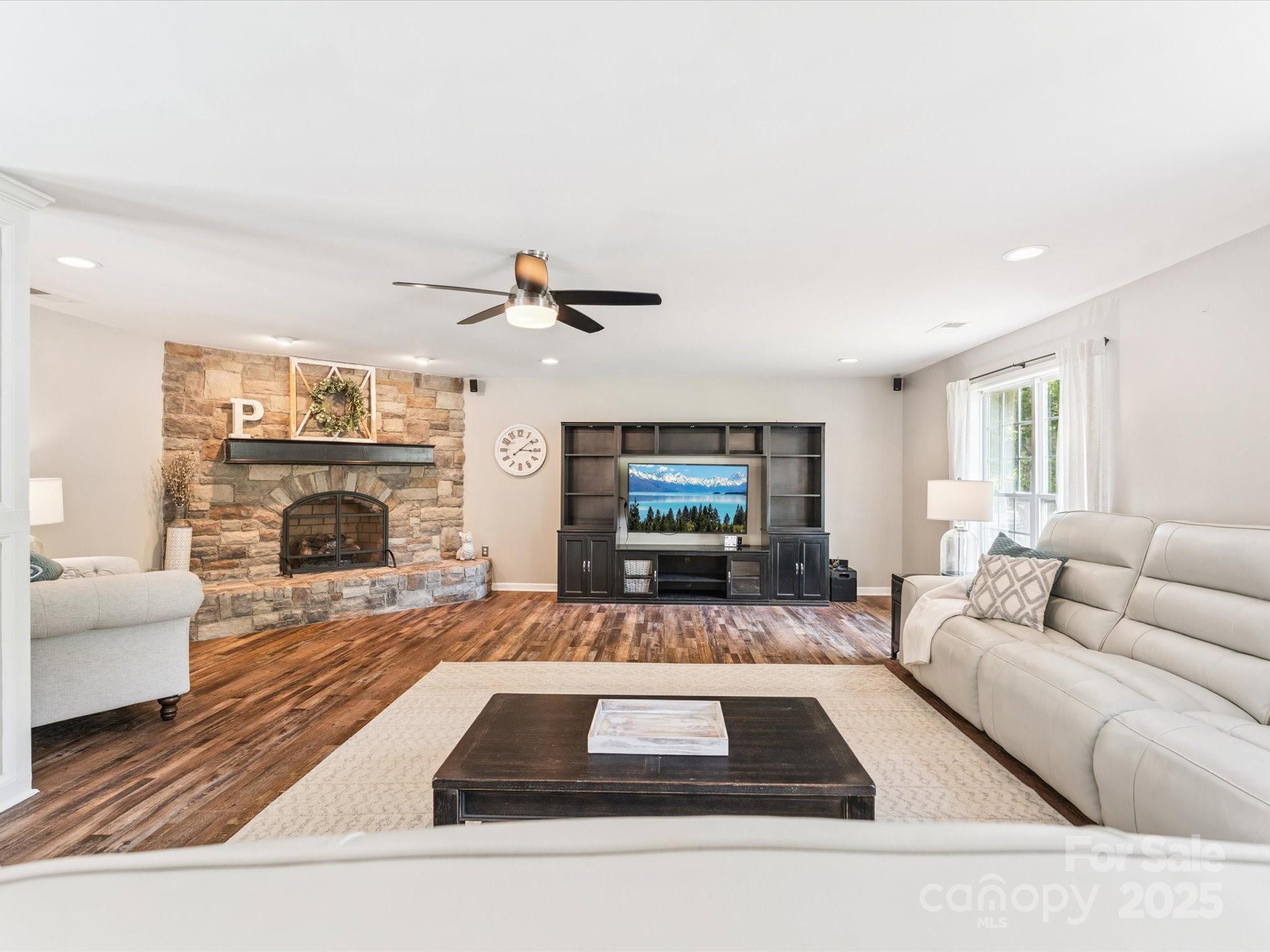 8056 Stevens Mill Road Matthews, NC 28104 - Photo 9 of 34 Gallery Image 9