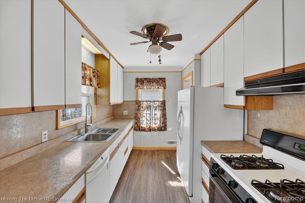 17049 Reno Street Riverview, MI 48193 - Photo 8 of 71