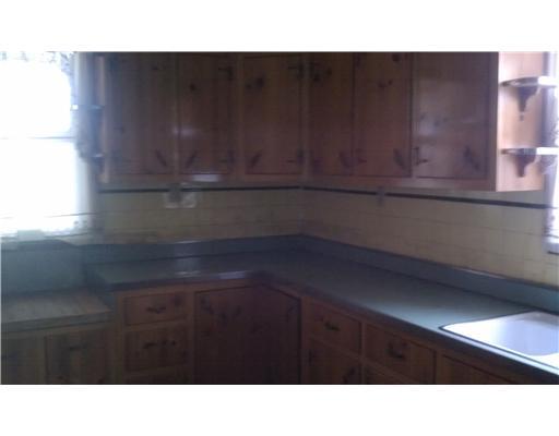 490 South Foster Road Jackson Center, PA 16133 - Photo 3 of 13 Kitchen.