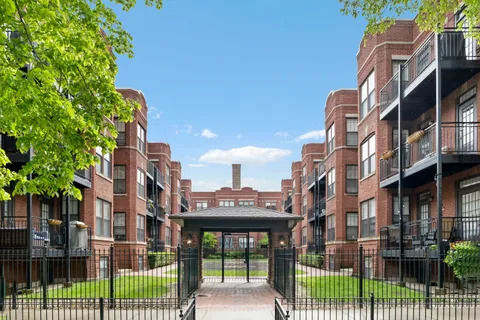 $349,000 | 2705 North Mildred Avenue, Unit 3C, Chicago, IL 60614
