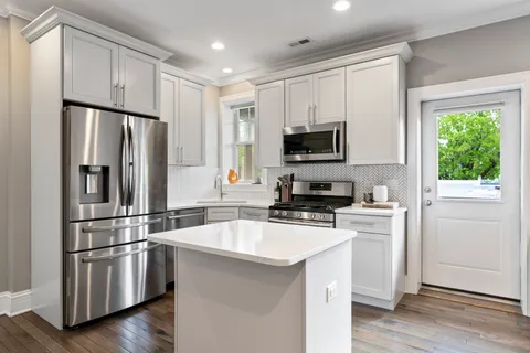$349,000 | 2705 North Mildred Avenue, Unit 3C, Chicago, IL 60614