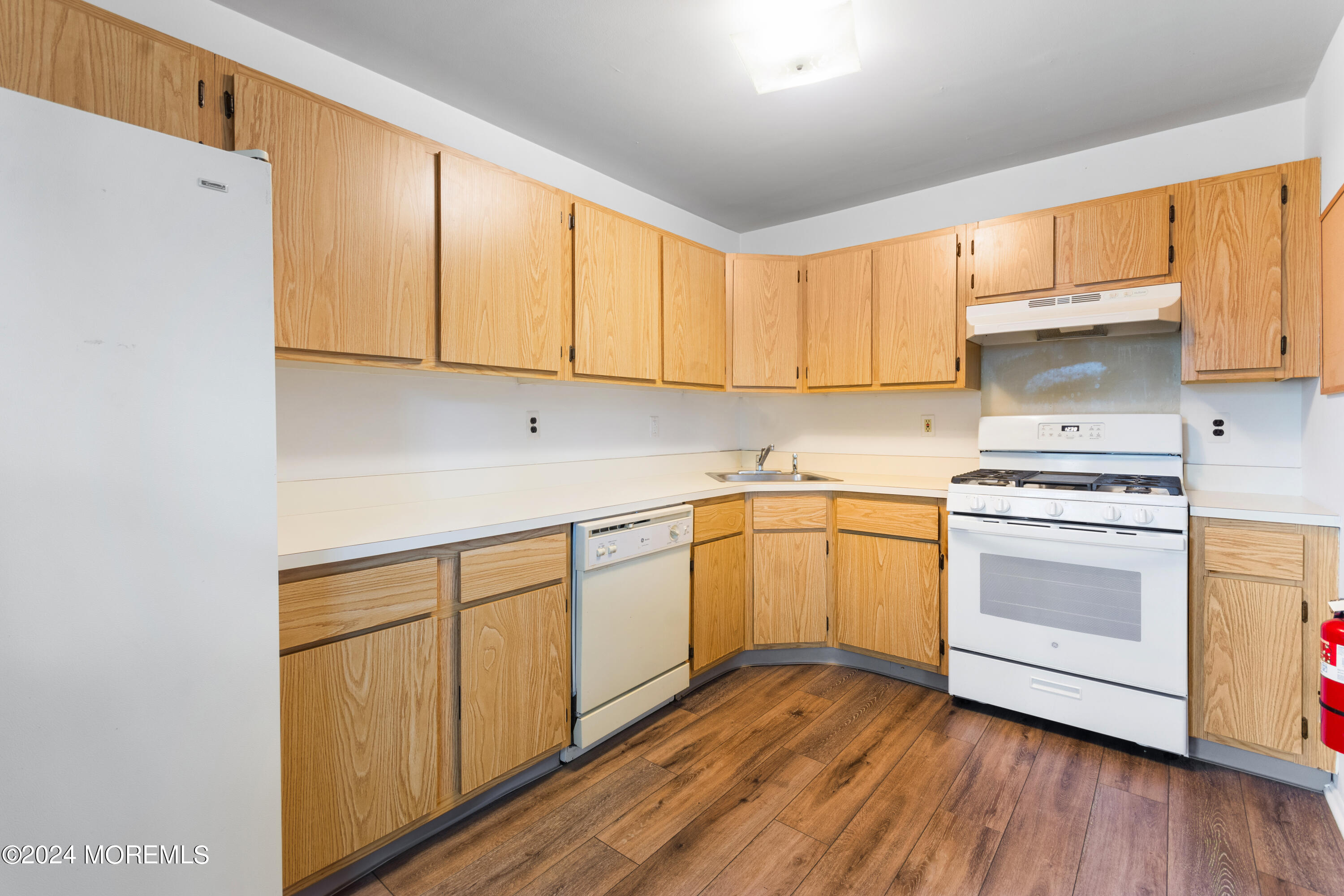 1606 Main Street, Unit R209 Lake Como, NJ 07719 - Photo 4 of 22 DSC_0048