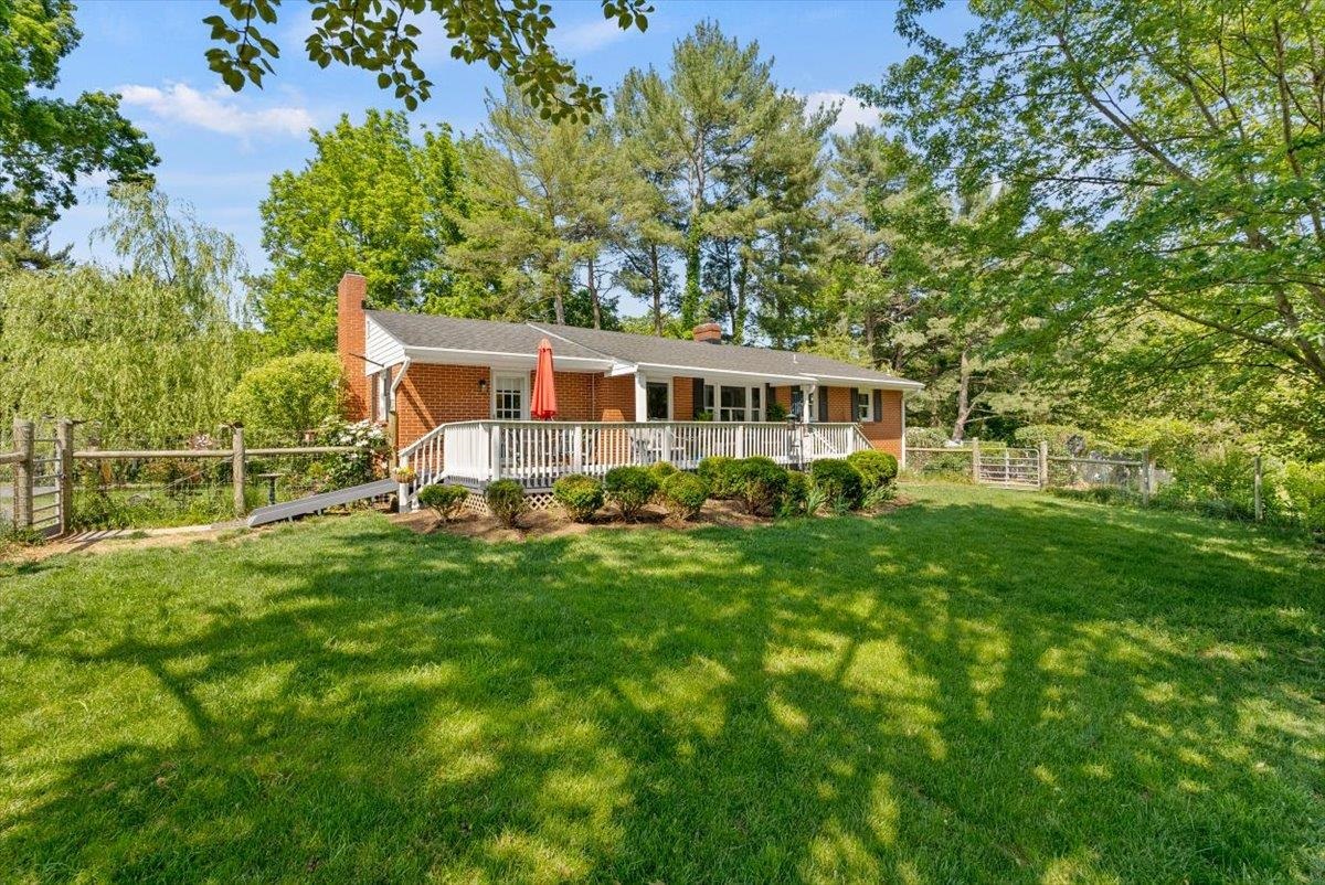 374 Hermitage Road Staunton, VA 24401 - Photo 2 of 51 Gallery Image 2