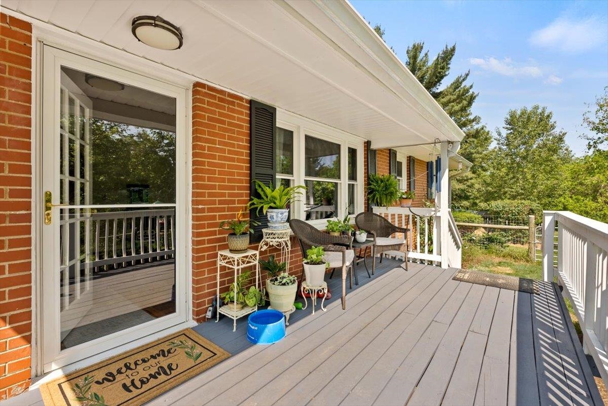 374 Hermitage Road Staunton, VA 24401 - Photo 8 of 51 Gallery Image 8