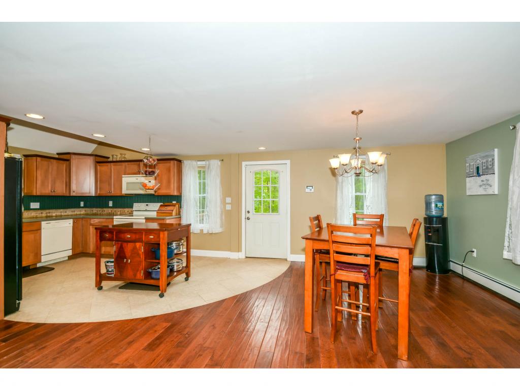 229 North Road Sandown, NH 03873 - Photo 11 of 27