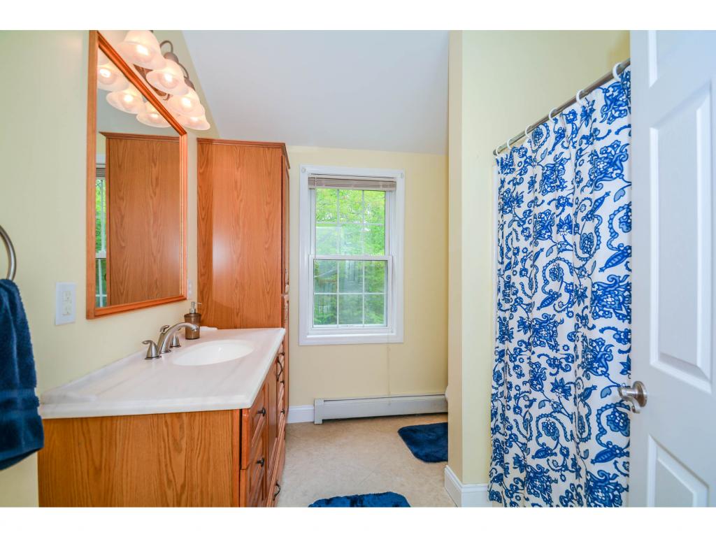 229 North Road Sandown, NH 03873 - Photo 14 of 27