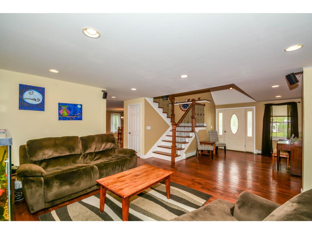 229 North Road Sandown, NH 03873 - Photo 6 of 27