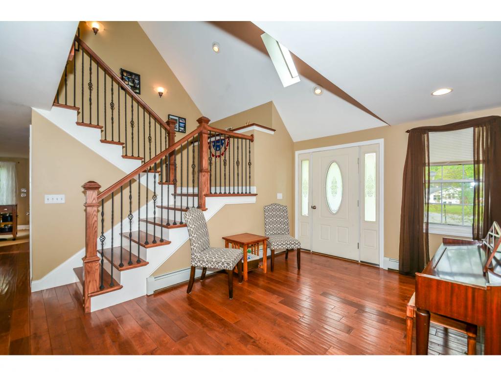 229 North Road Sandown, NH 03873 - Photo 8 of 27