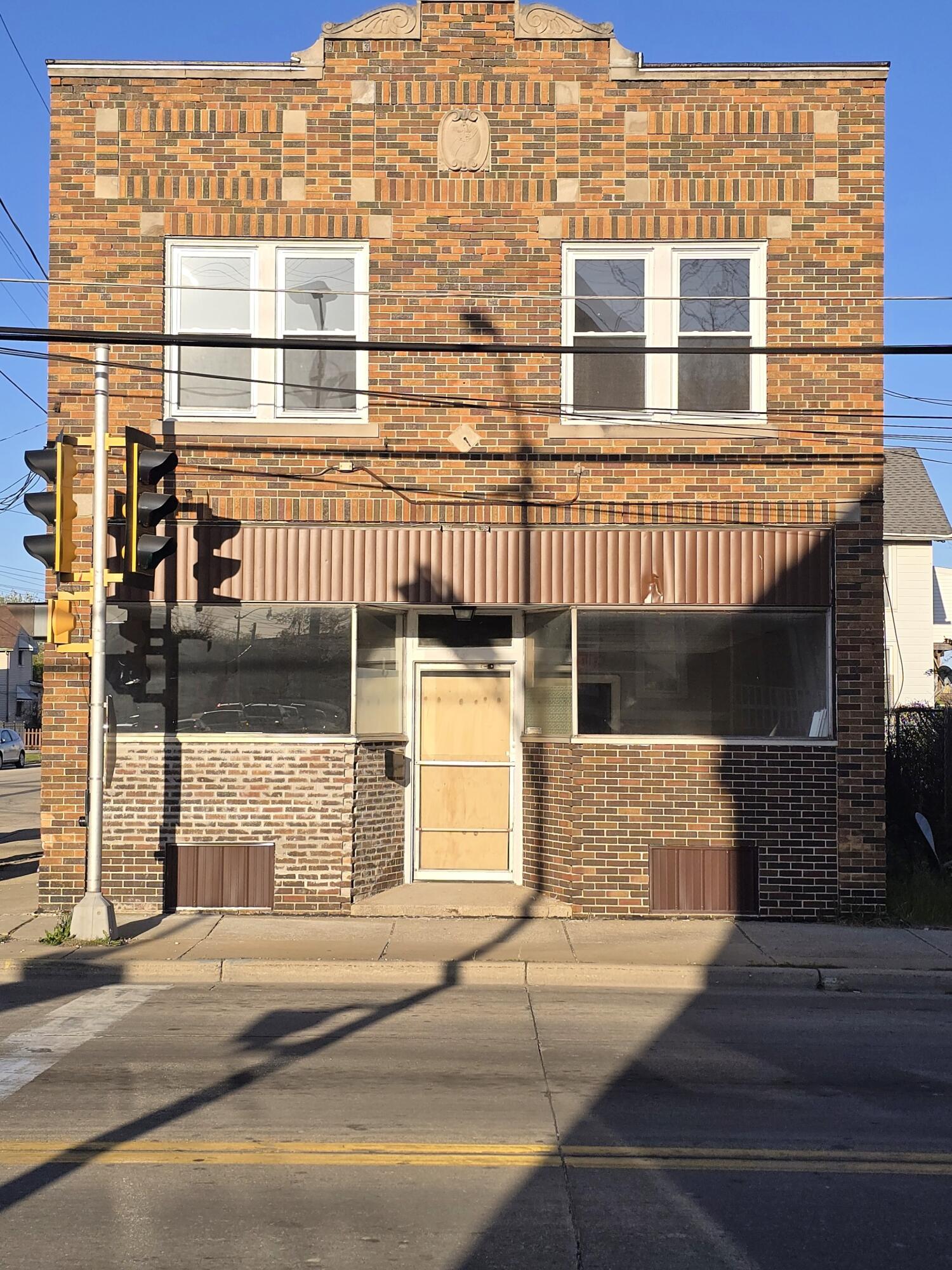 945 North Memorial Drive Racine, WI 53404 - Photo 16 of 16 FRONT