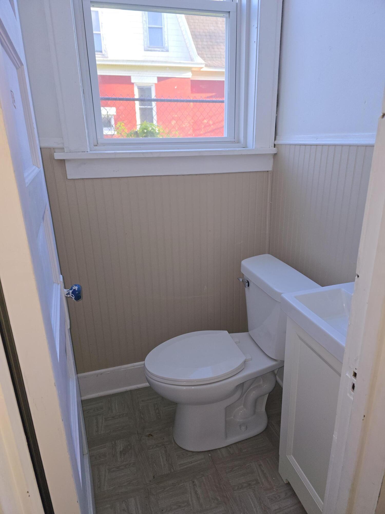 945 North Memorial Drive Racine, WI 53404 - Photo 6 of 16 RETAIL SPACE RESTROOM 1