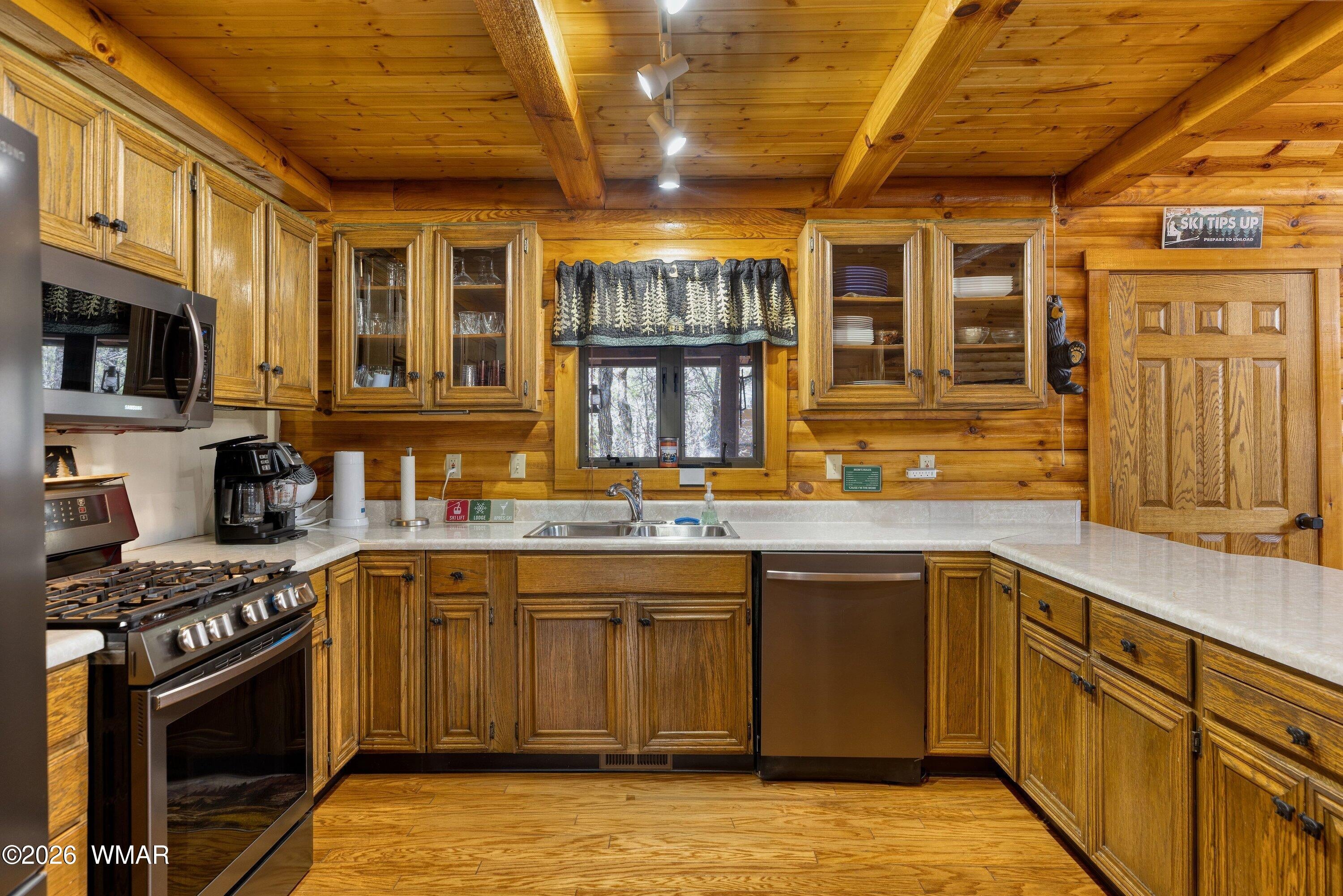 3523 Turkey Track Road Pinetop, AZ 85935 - Photo 9 of 26 kitchen