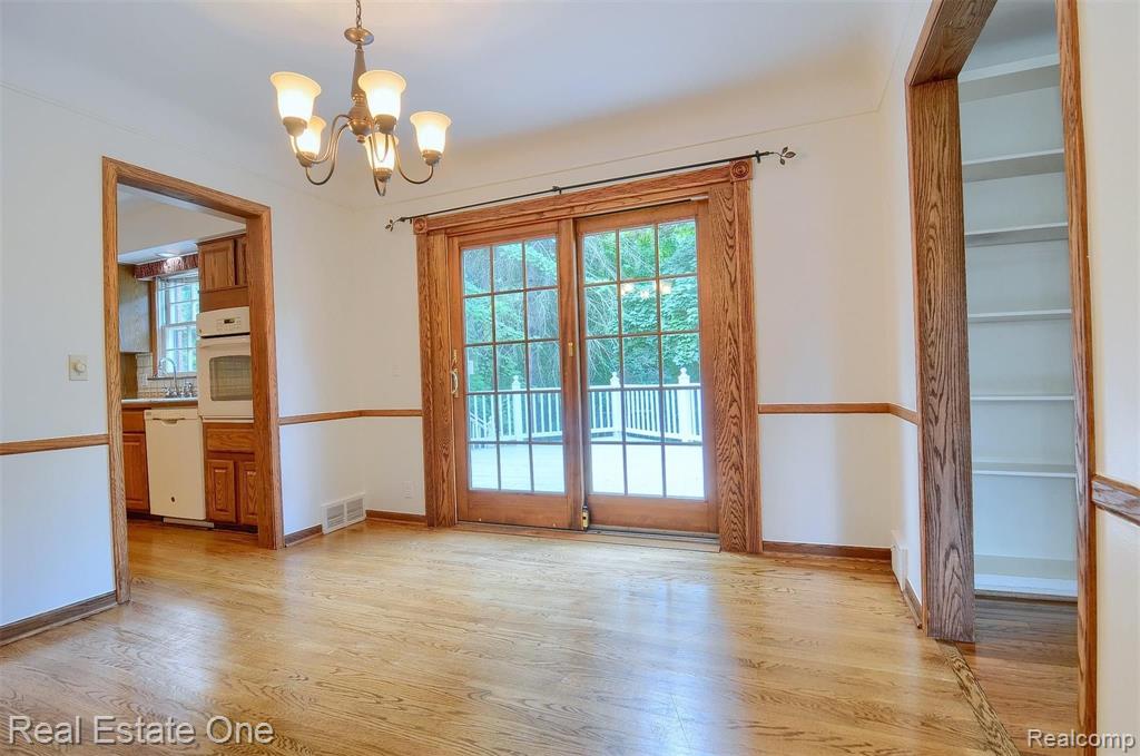 483 Willow Tree Lane Rochester Hills, MI 48306 - Photo 18 of 47