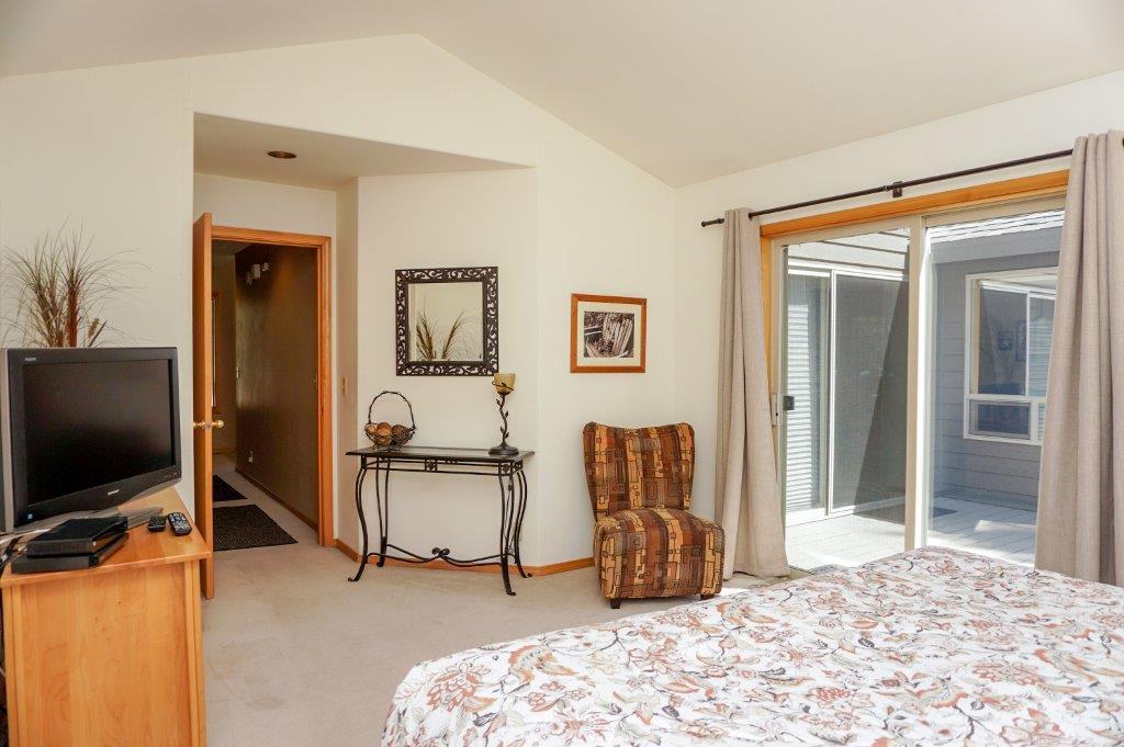 18169-8 Oregon Loop Sunriver, OR 97707 - Photo 15 of 17 Master (2) (1)