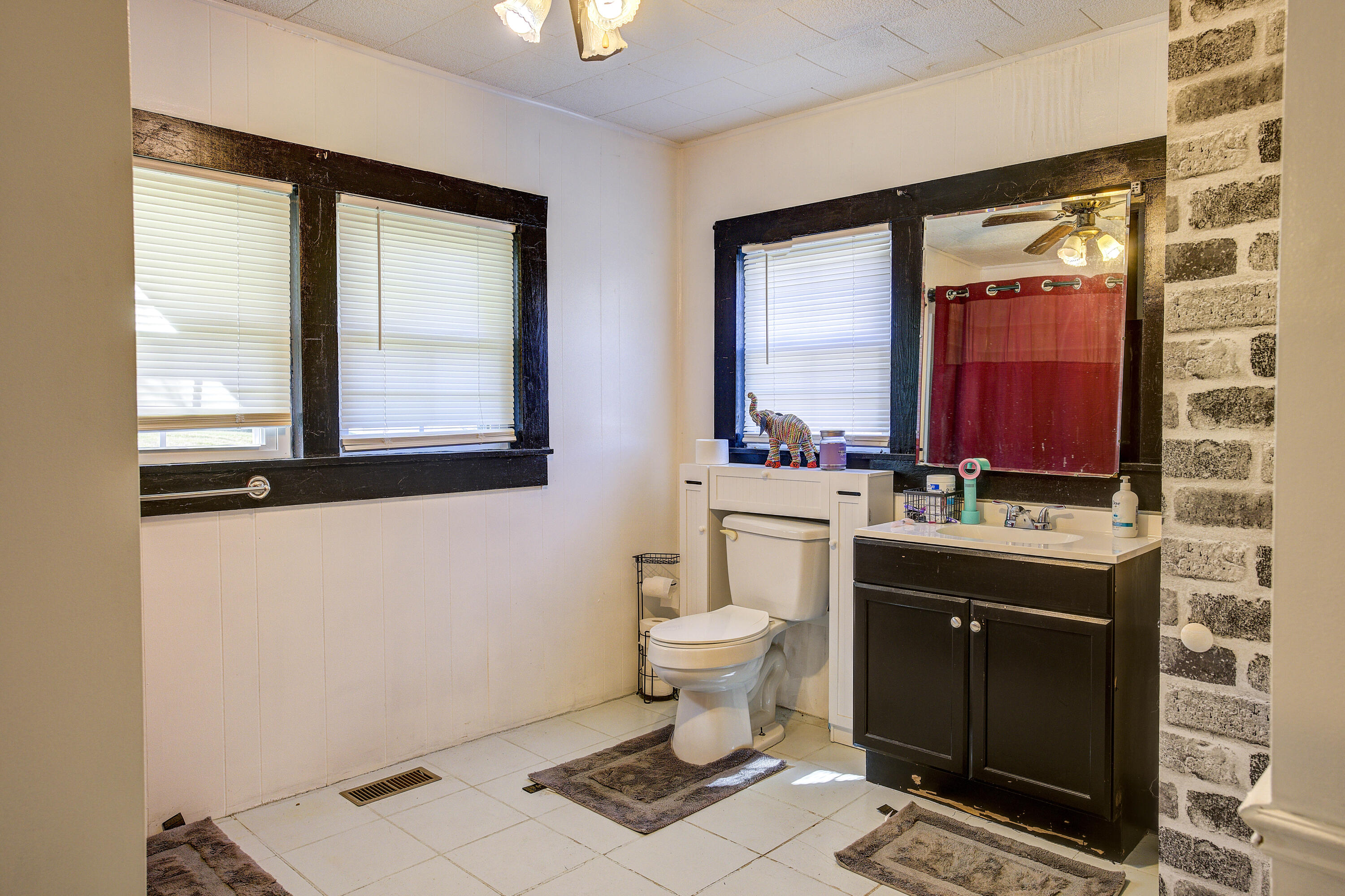 145 Sycamore Street Erwin, TN 37650 - Photo 17 of 25 Syc-15