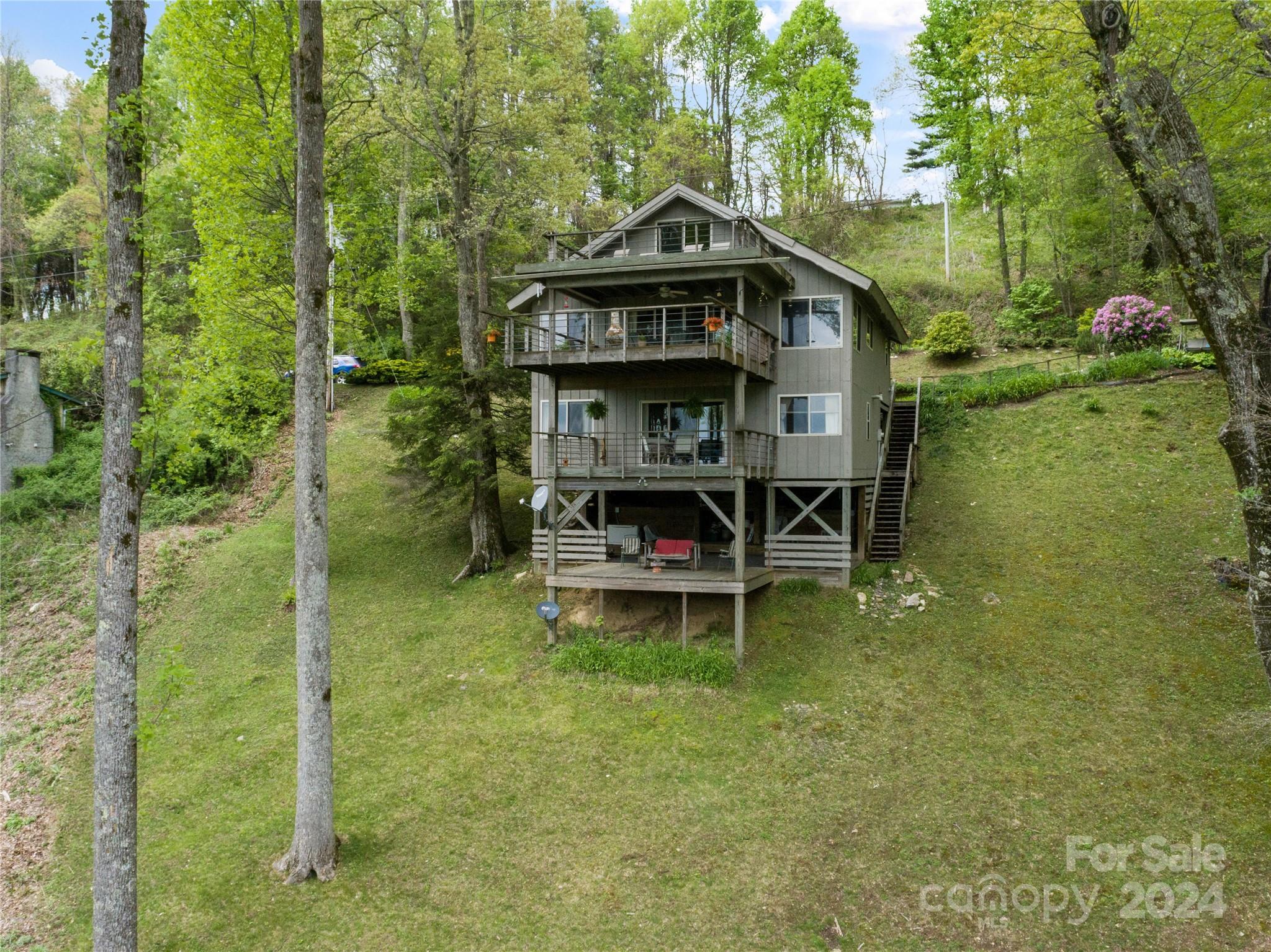 1628 Strawberry Ridge Road Spruce Pine, NC 28777 - Photo 1 of 43 Gallery Image 1