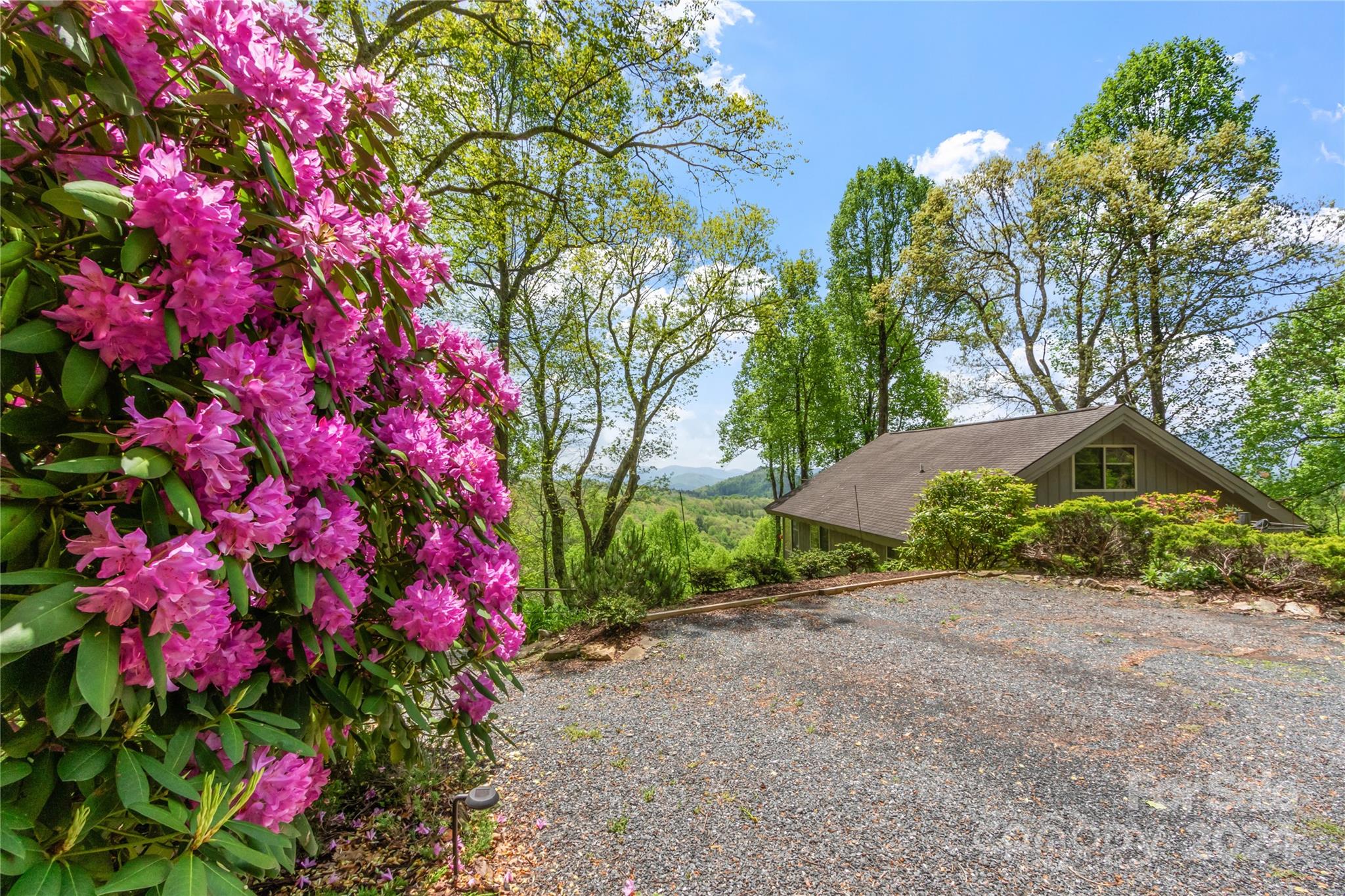 1628 Strawberry Ridge Road Spruce Pine, NC 28777 - Photo 2 of 43 Gallery Image 2
