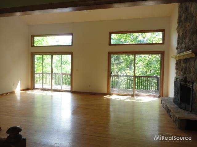 7015 Kilburn Road Jeddo, MI 48032 - Photo 7 of 26 31150630-6.JPG
