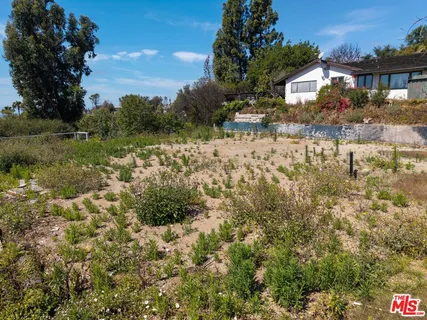 $1,950,000 | 1025 Las Pulgas Road, Pacific Palisades, CA 90272