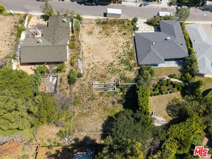 $1,950,000 | 1025 Las Pulgas Road, Pacific Palisades, CA 90272