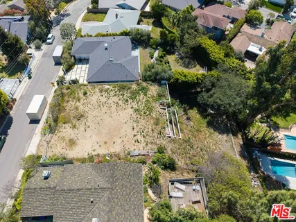 $1,950,000 | 1025 Las Pulgas Road, Pacific Palisades, CA 90272