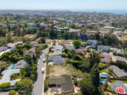 $1,950,000 | 1025 Las Pulgas Road, Pacific Palisades, CA 90272