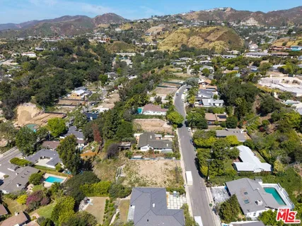 $1,950,000 | 1025 Las Pulgas Road, Pacific Palisades, CA 90272