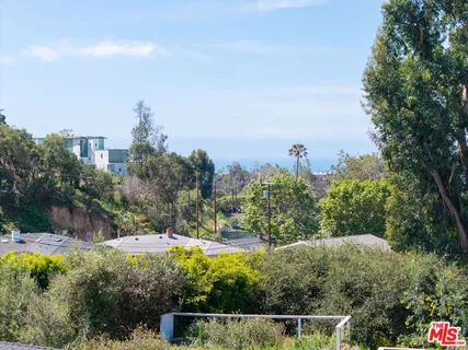 $1,950,000 | 1025 Las Pulgas Road, Pacific Palisades, CA 90272