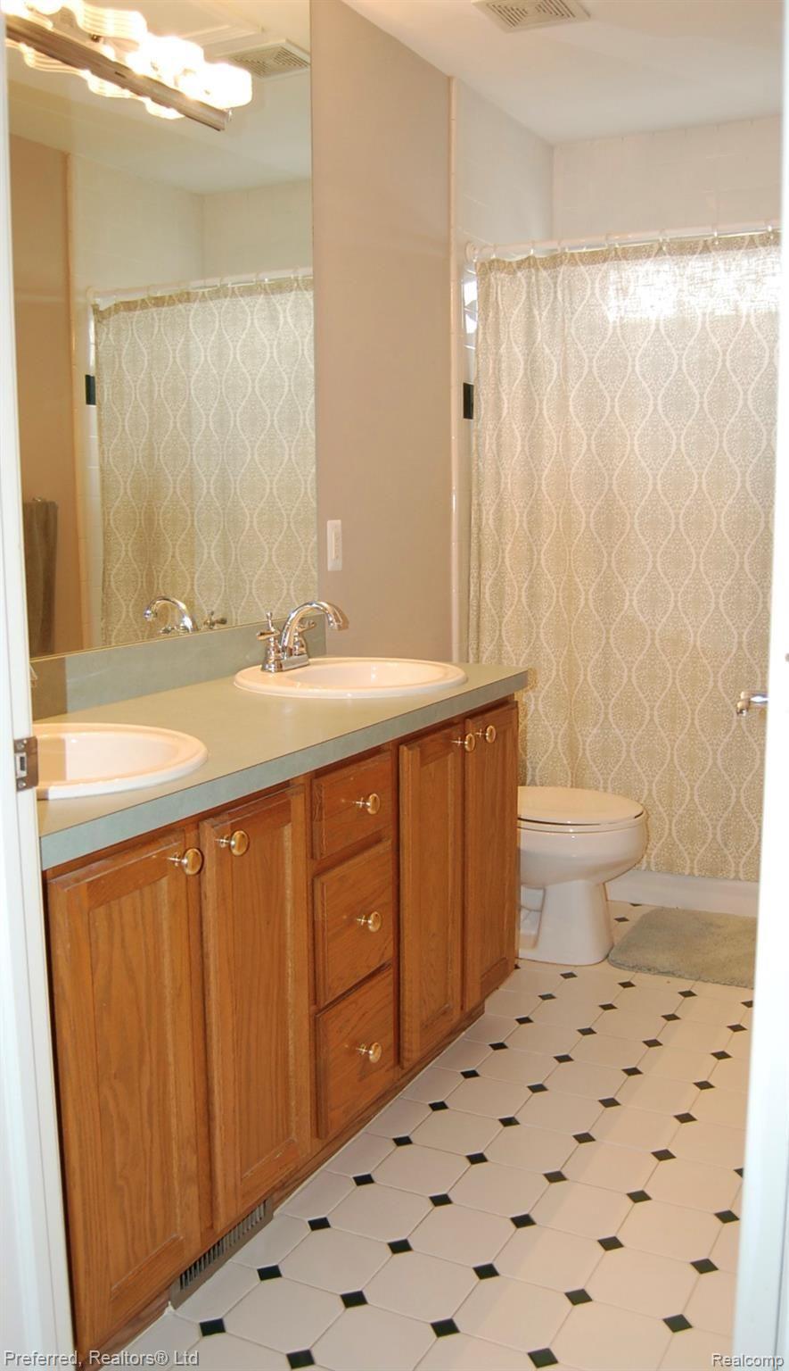 47875 Pavillon Road Canton, MI 48188 - Photo 48 of 58 Full Bath - 2nd Floor