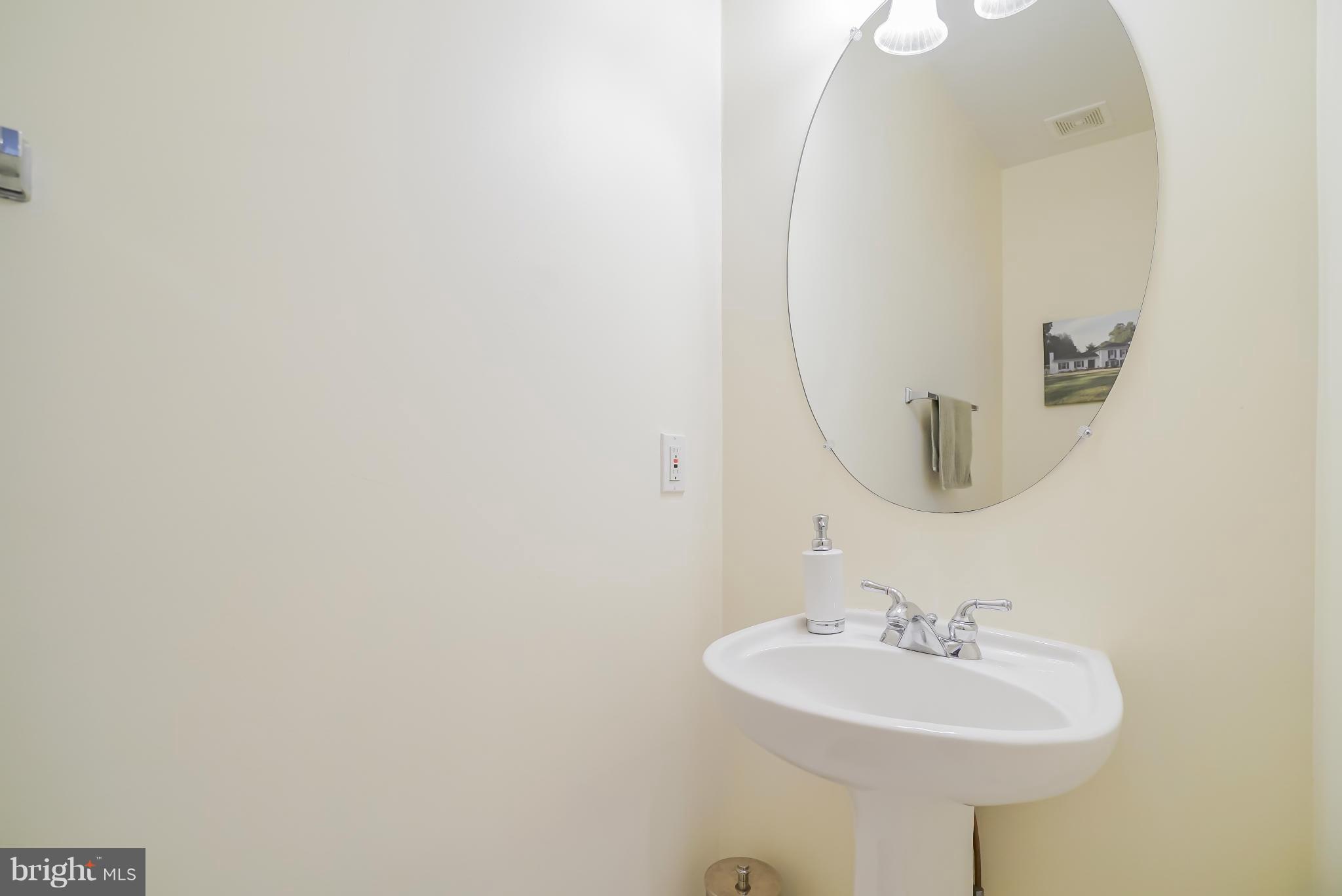 18712 Broken Oak Road Boyds, MD 20841 - Photo 11 of 29 powder room