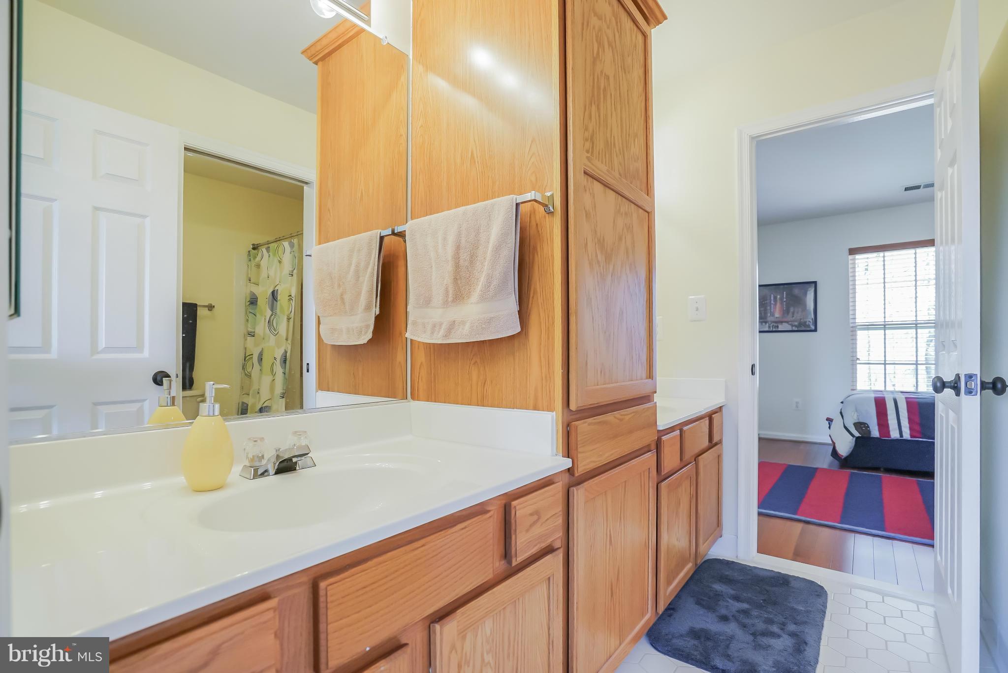 18712 Broken Oak Road Boyds, MD 20841 - Photo 14 of 29 Bath1