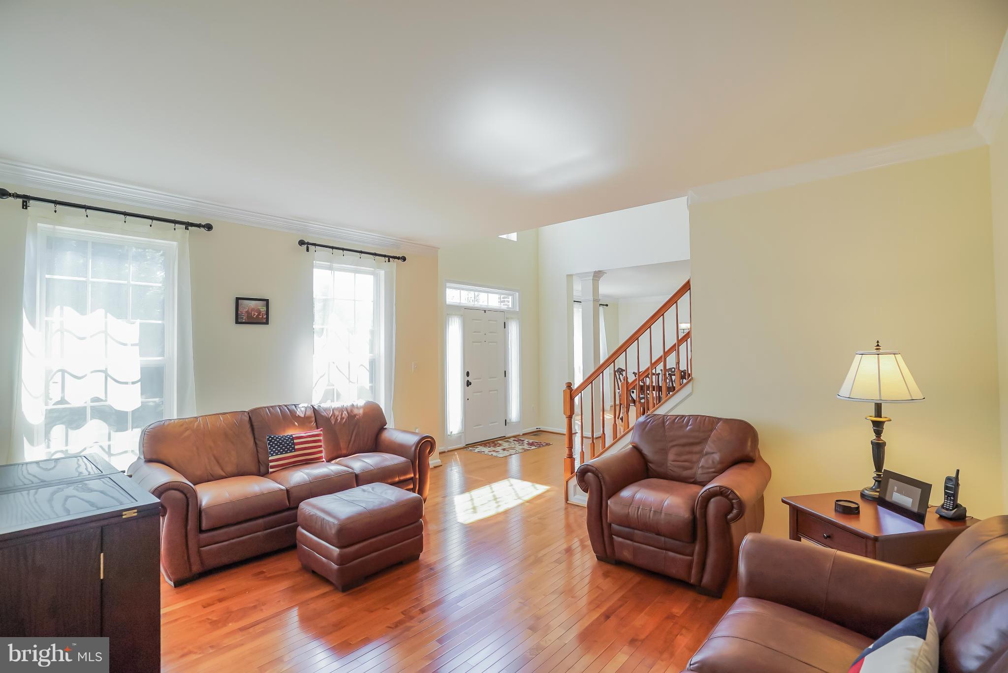 18712 Broken Oak Road Boyds, MD 20841 - Photo 3 of 29 Living Room