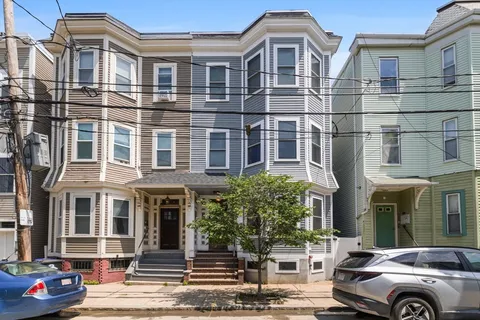 $699,900 | 242 West Fifth Street, Unit 1, Boston, MA 02127