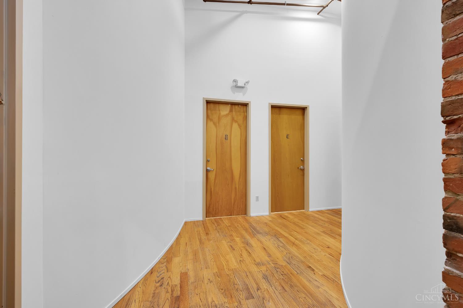 404 Reading Road, Unit 401 Cincinnati, OH 45202 - Photo 6 of 58 Gallery Image 6