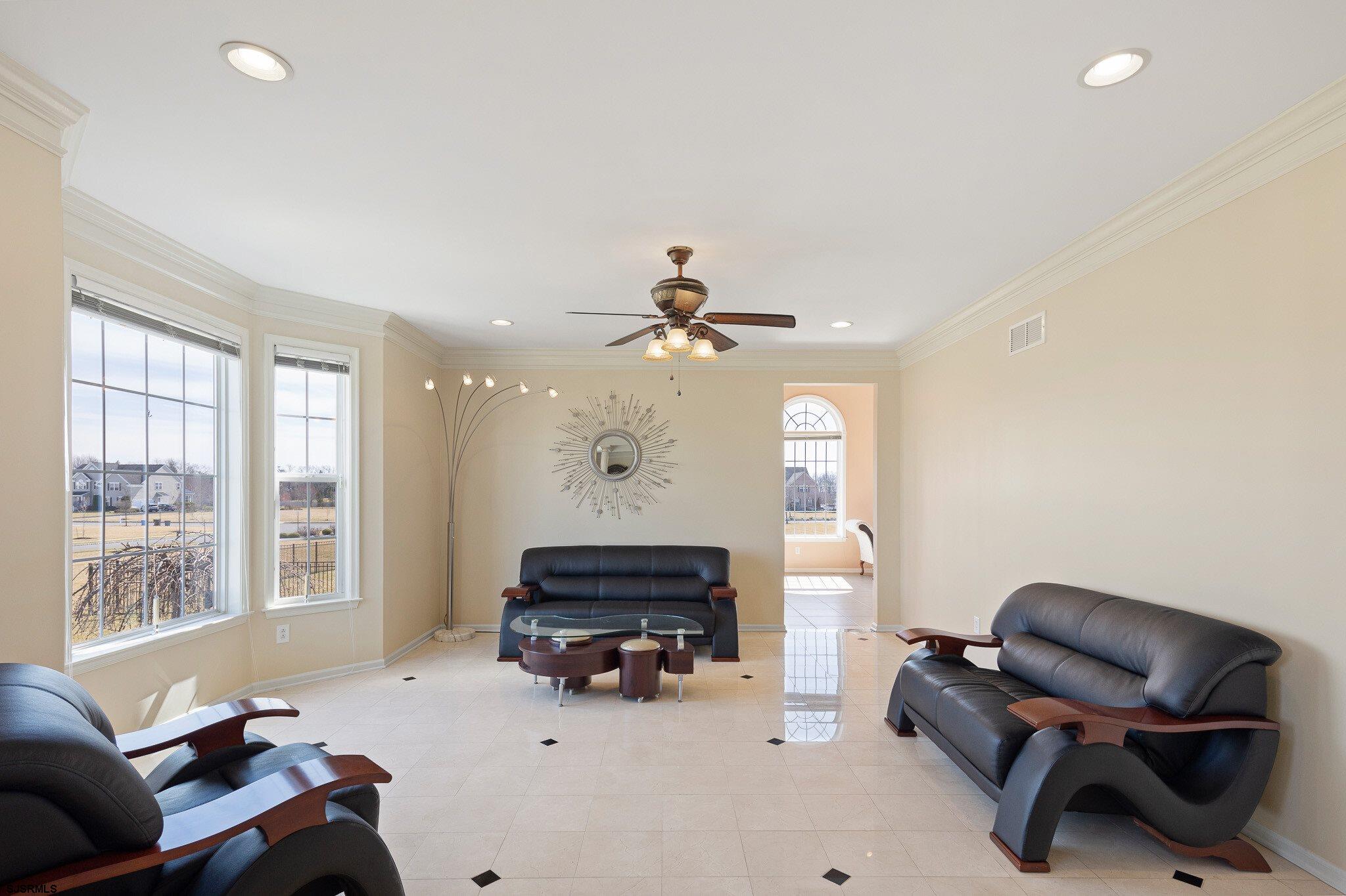 175 Greenview Court Clarksboro, NJ 08020 - Photo 7 of 25 a livingroom with workspace and a window