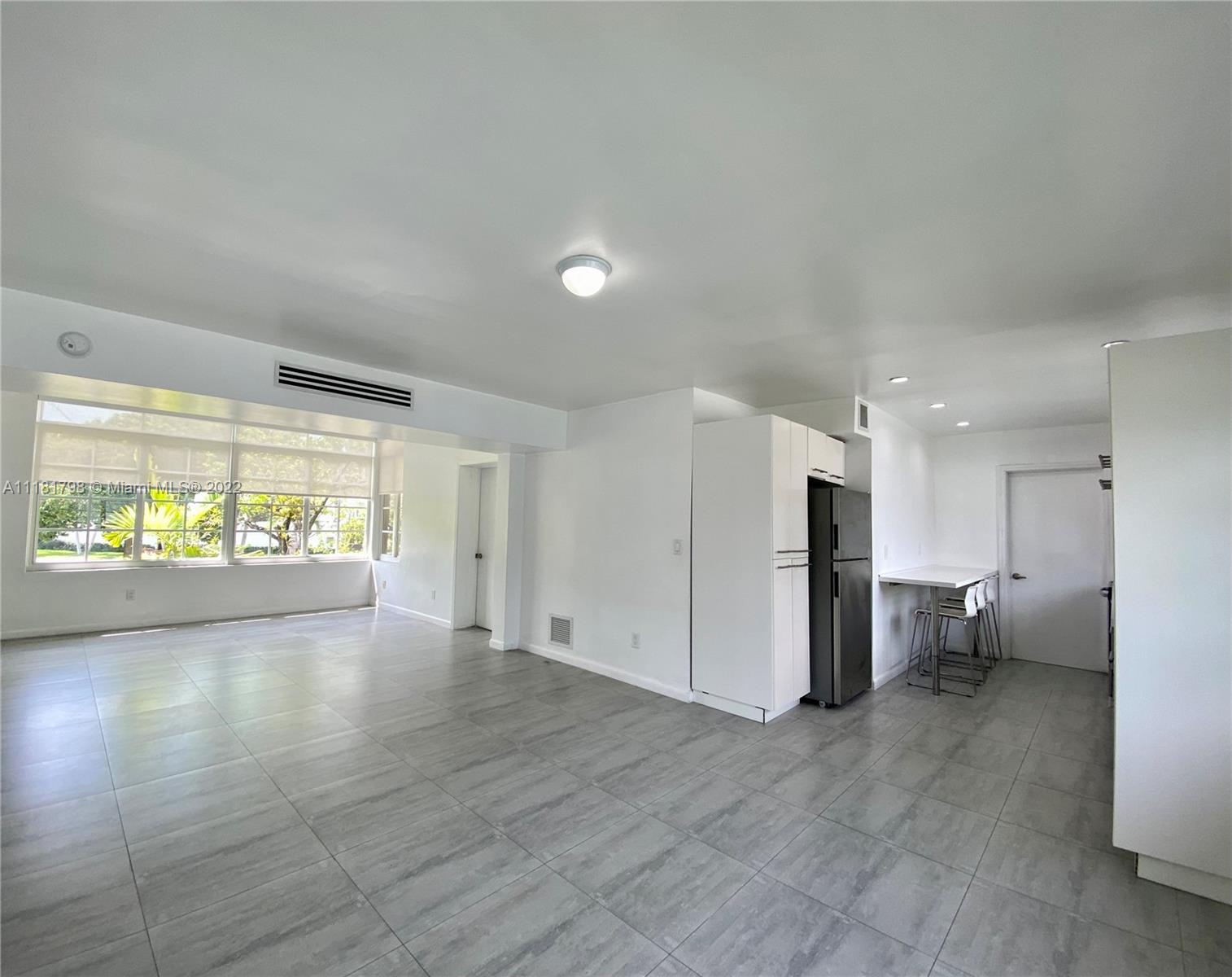 1201 South Biscayne Point Road Miami Beach, FL 33141 - Photo 12 of 60