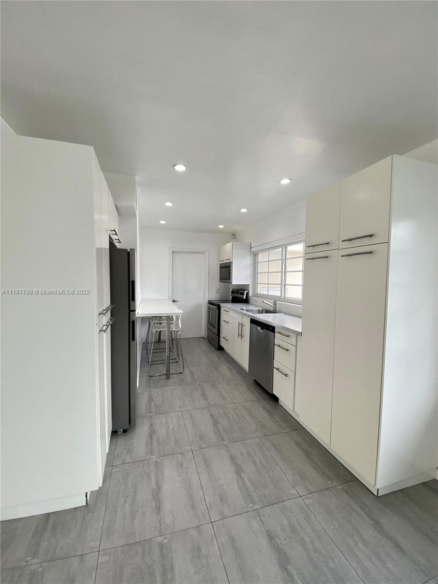 1201 South Biscayne Point Road Miami Beach, FL 33141 - Photo 3 of 60