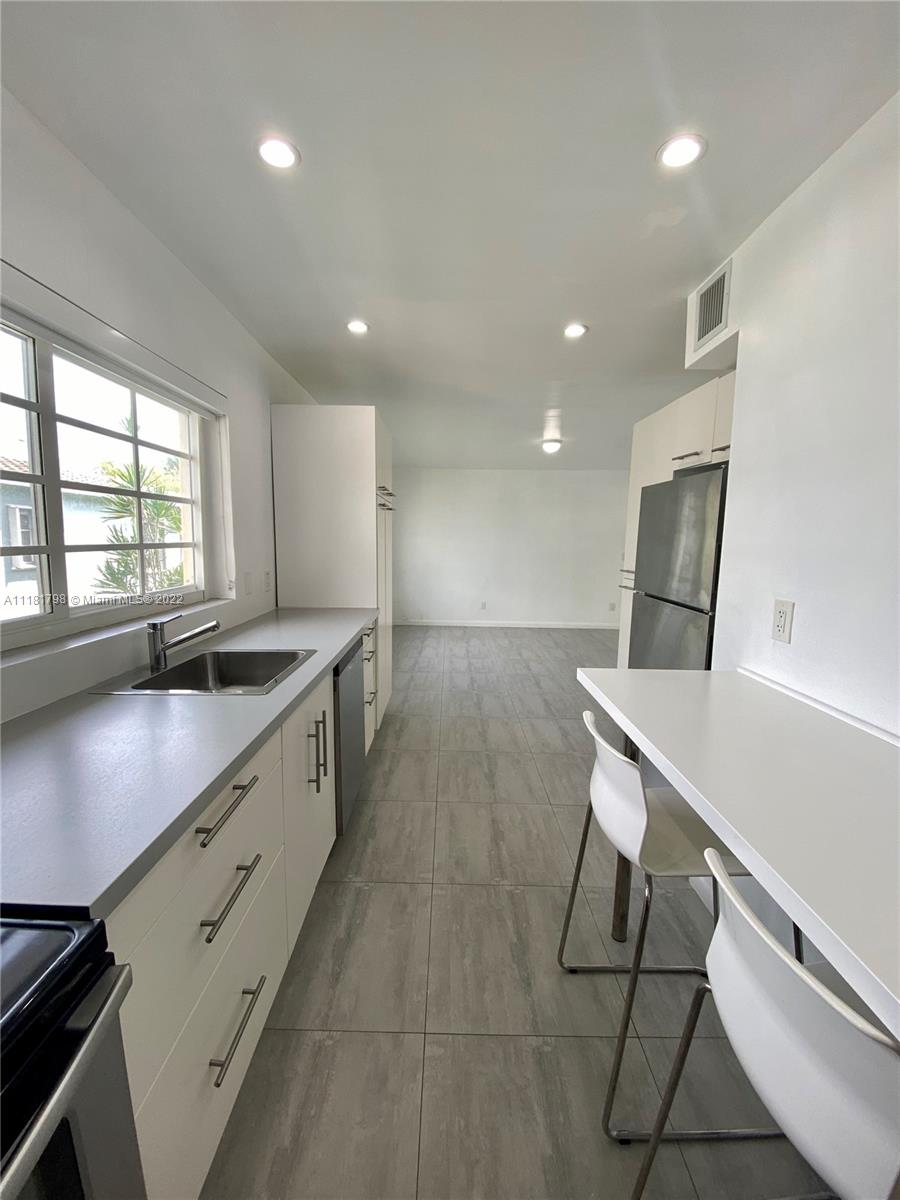 1201 South Biscayne Point Road Miami Beach, FL 33141 - Photo 4 of 60