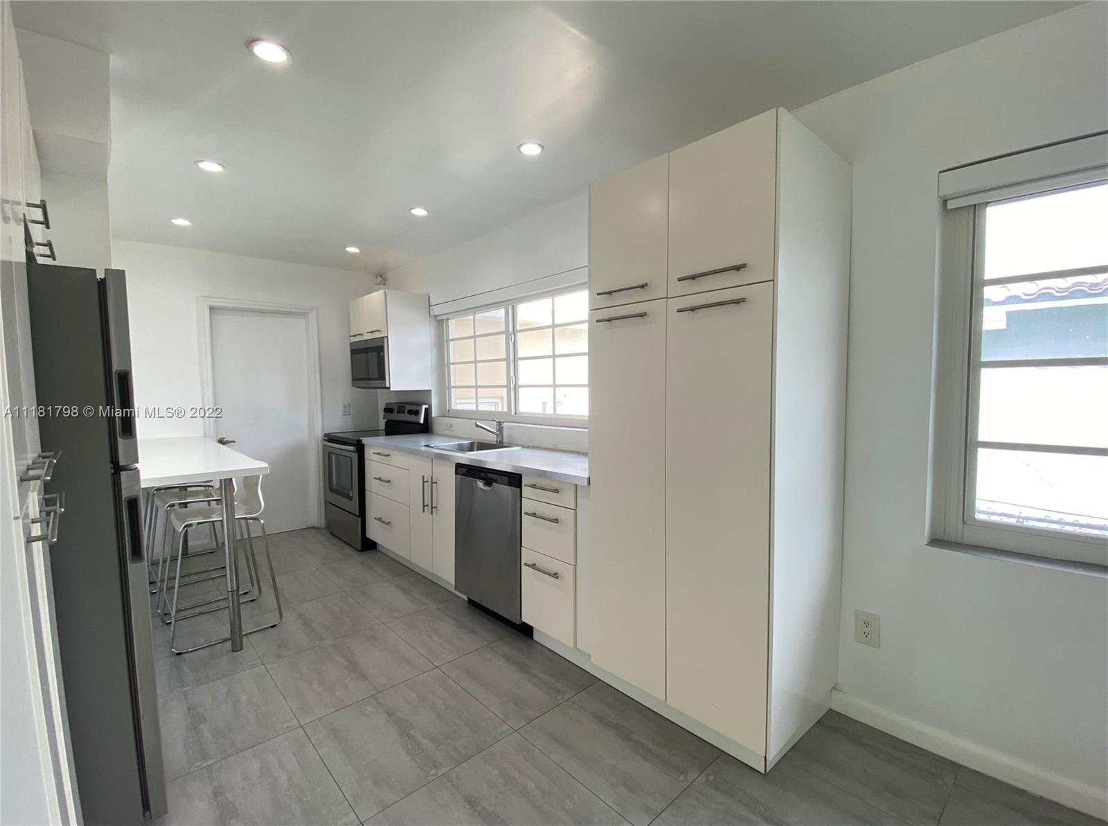 1201 South Biscayne Point Road Miami Beach, FL 33141 - Photo 5 of 60